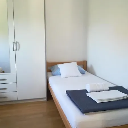 Summer With Breathtaking View Feriehus Zečevo